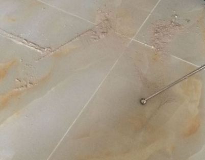隆回瓷砖空鼓维修公司分享粘合剂选择不当在瓷砖铺贴过程中可能导致以下问题